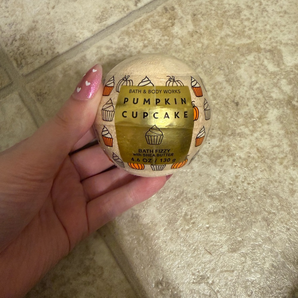 Bath & Body Works Pumpkin Cupcake Gold Bath Fizzy (5 for $25)
